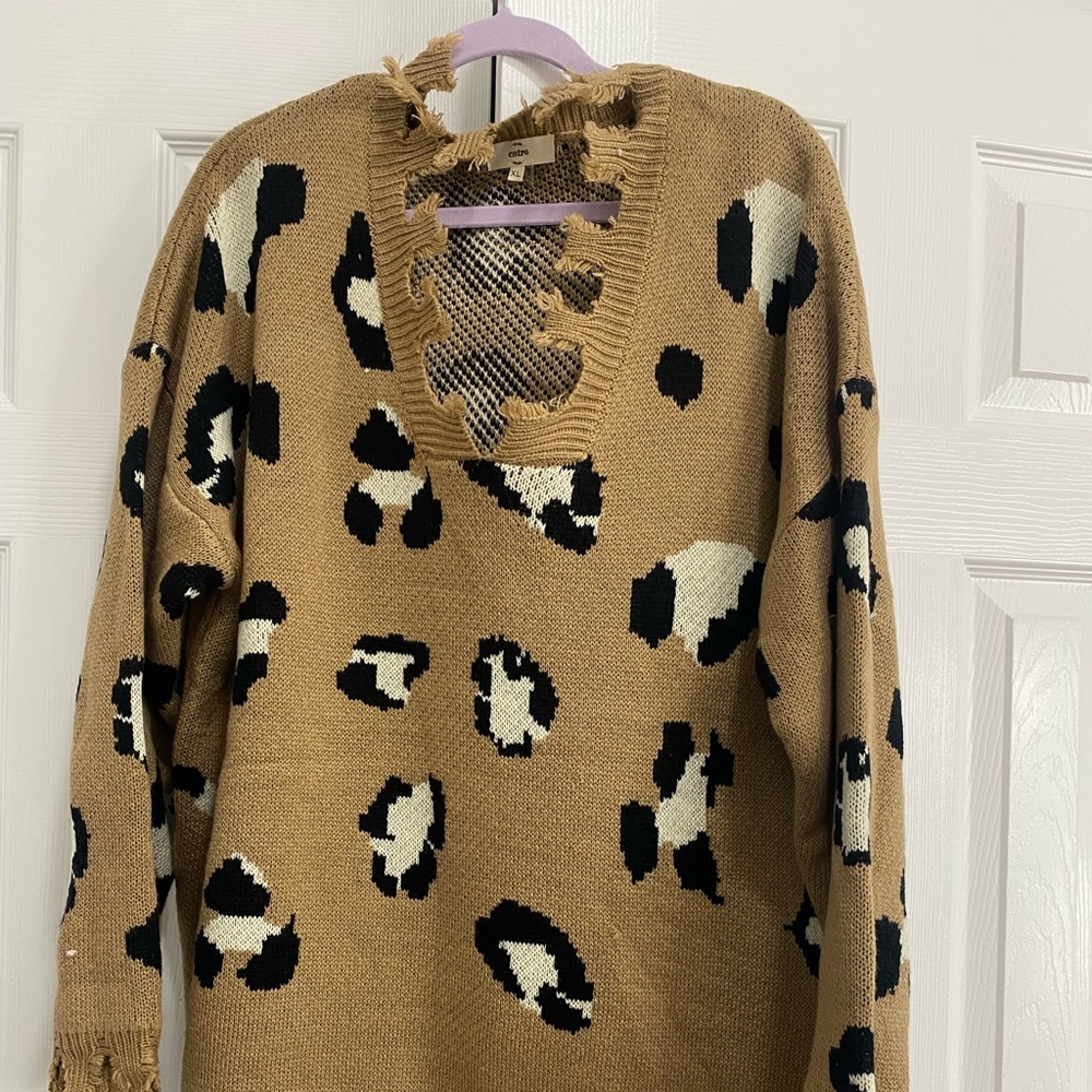 Big spot sweater